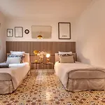Villa Rooftop Garden In