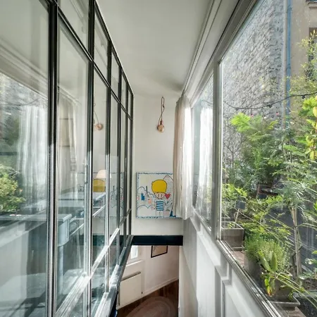 Villa Rooftop Garden In Paris